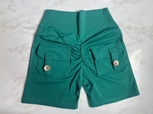 POCKETS SHORTS GREEN EMERALD