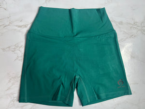 POCKETS SHORTS GREEN EMERALD