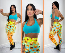 V SCRUNCH EMOJI MATCHING LEGGINGS AND TOP SET